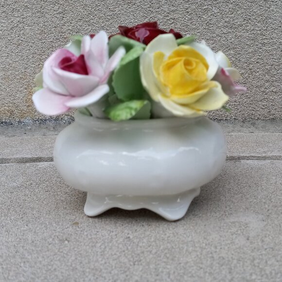Royal Doulton Flower Bouquet Small English Porcelain Fine Bone China - Picture 1 of 13